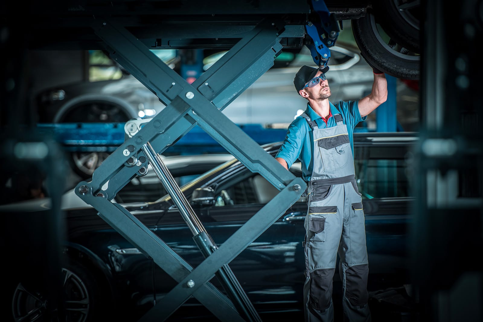 ponte-sollevatore-auto-atech-italia